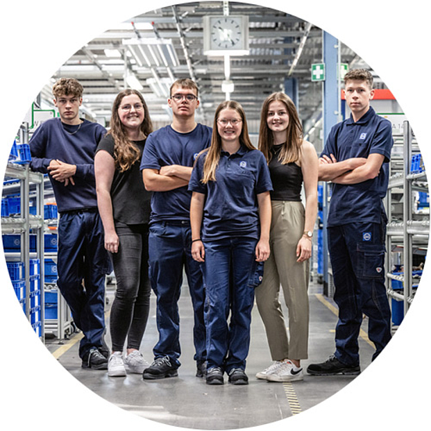 LockDrives Career Bubble – Azubis in Werkshalle